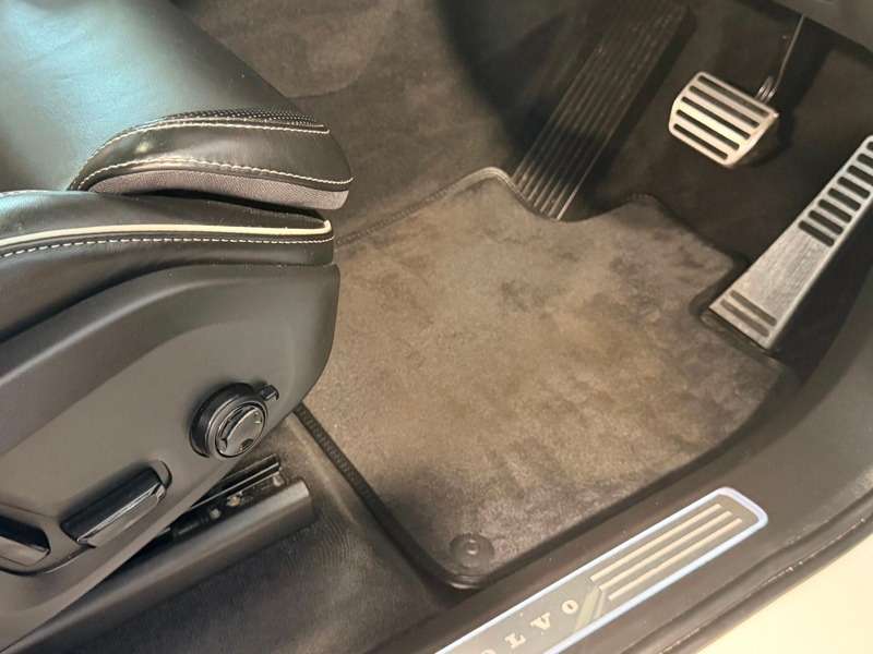 2020 VOLVO XC90 2020 VOLVO XC90