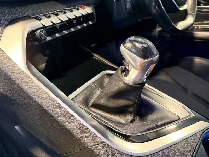 2018 PEUGEOT 3008 2018 PEUGEOT 3008