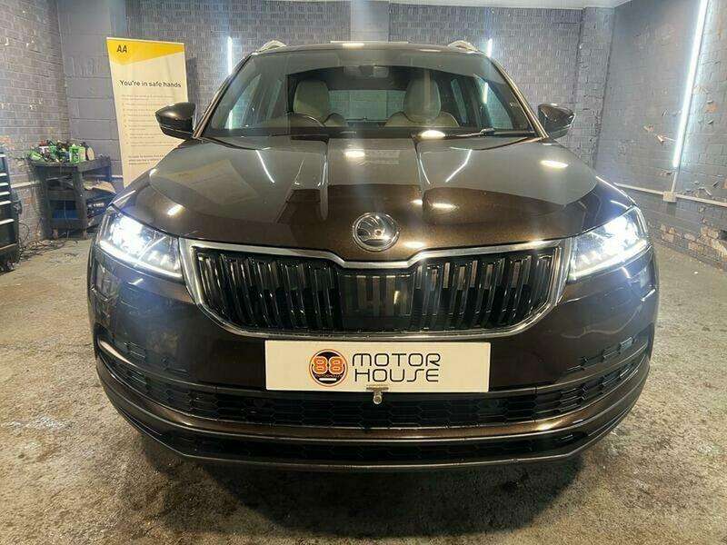 A 2018 SKODA KAROQ 2.0 TDI SE L DSG 4WD Euro 6 (s/s) A 2018 SKODA KAROQ 2.0 TDI SE L DSG 4WD Euro 6 (s/s)