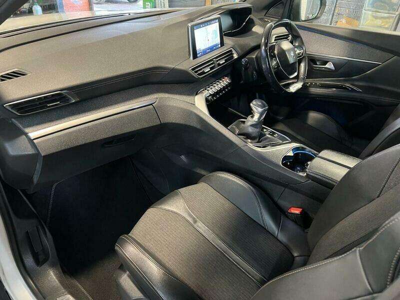 2019 PEUGEOT 3008 2019 PEUGEOT 3008