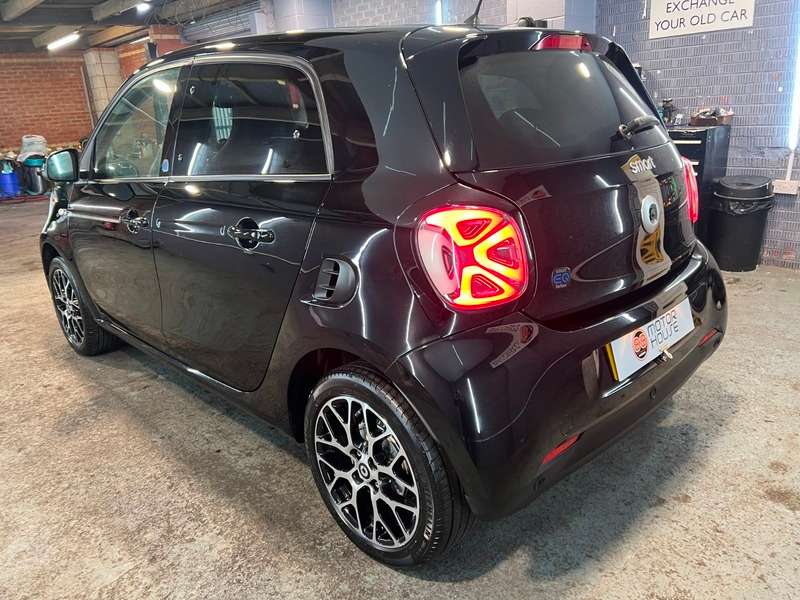 2021 SMART FORFOUR 2021 SMART FORFOUR