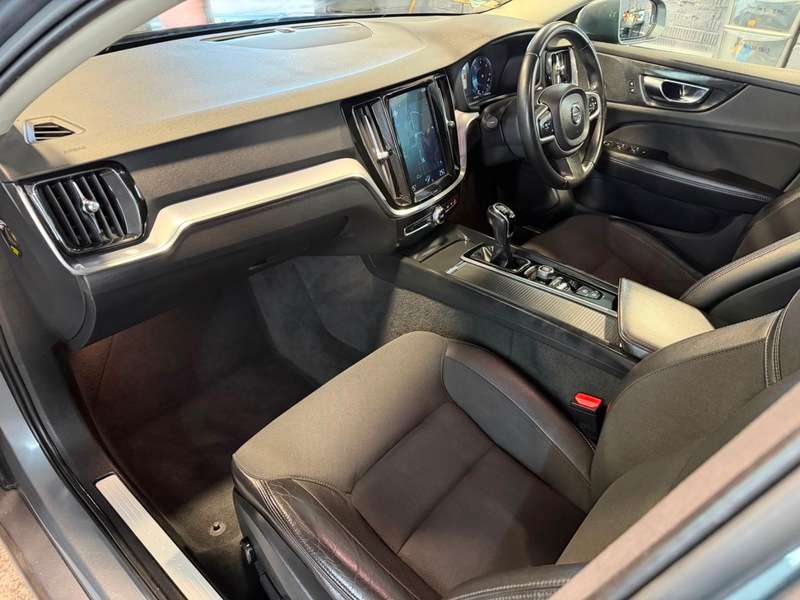 2019 VOLVO V60 2019 VOLVO V60