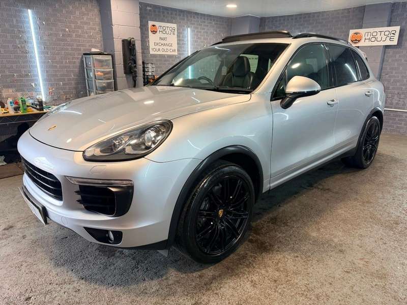 A 2016 PORSCHE CAYENNE 3.0 TD V6 TiptronicS 4WD Euro 6 (s/s) A 2016 PORSCHE CAYENNE 3.0 TD V6 TiptronicS 4WD Euro 6 (s/s)