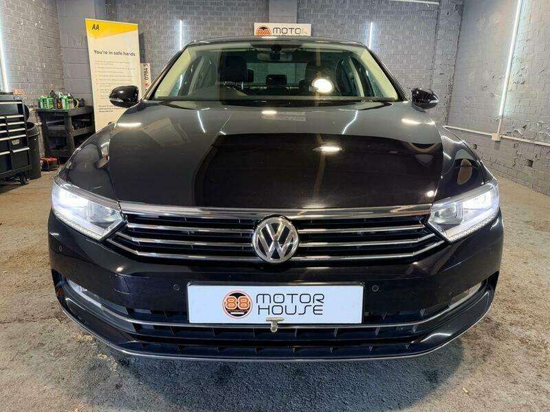 A 2016 VOLKSWAGEN PASSAT 2.0 TDI BlueMotion Tech GT DSG Euro 6 (s/s) A 2016 VOLKSWAGEN PASSAT 2.0 TDI BlueMotion Tech GT DSG Euro 6 (s/s)