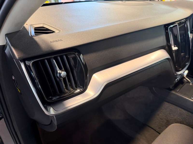 2019 VOLVO V60 2019 VOLVO V60