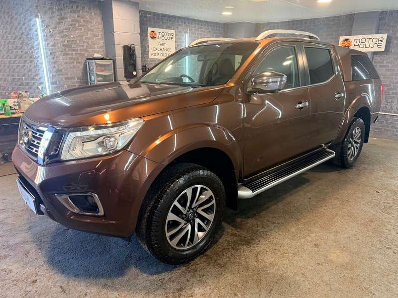 A 2016 NISSAN NAVARA 2.3 dCi Tekna Pickup Double Cab 4WD Euro 5 A 2016 NISSAN NAVARA 2.3 dCi Tekna Pickup Double Cab 4WD Euro 5