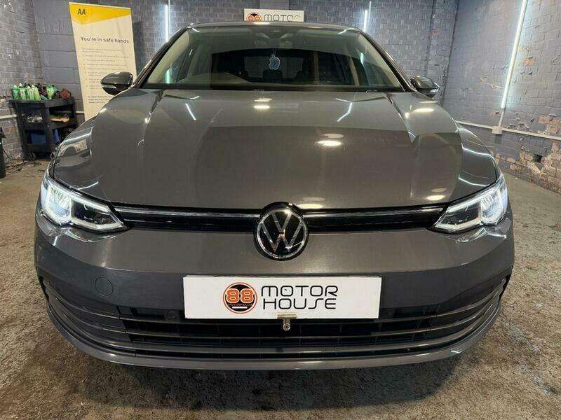 A 2020 VOLKSWAGEN GOLF 2.0 TDI Life Euro 6 (s/s) A 2020 VOLKSWAGEN GOLF 2.0 TDI Life Euro 6 (s/s)