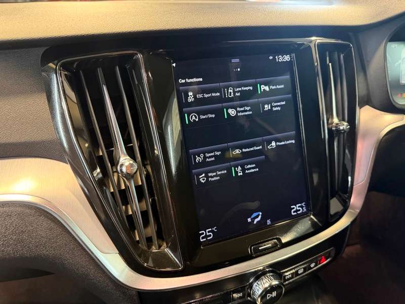 2019 VOLVO V60 2019 VOLVO V60