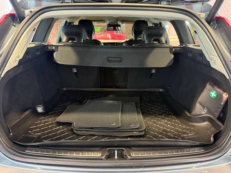 2019 VOLVO V60 2019 VOLVO V60