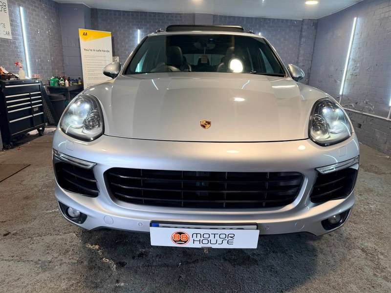 A 2016 PORSCHE CAYENNE 3.0 TD V6 TiptronicS 4WD Euro 6 (s/s) A 2016 PORSCHE CAYENNE 3.0 TD V6 TiptronicS 4WD Euro 6 (s/s)