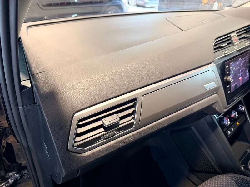 2018 VOLKSWAGEN TOURAN 2018 VOLKSWAGEN TOURAN