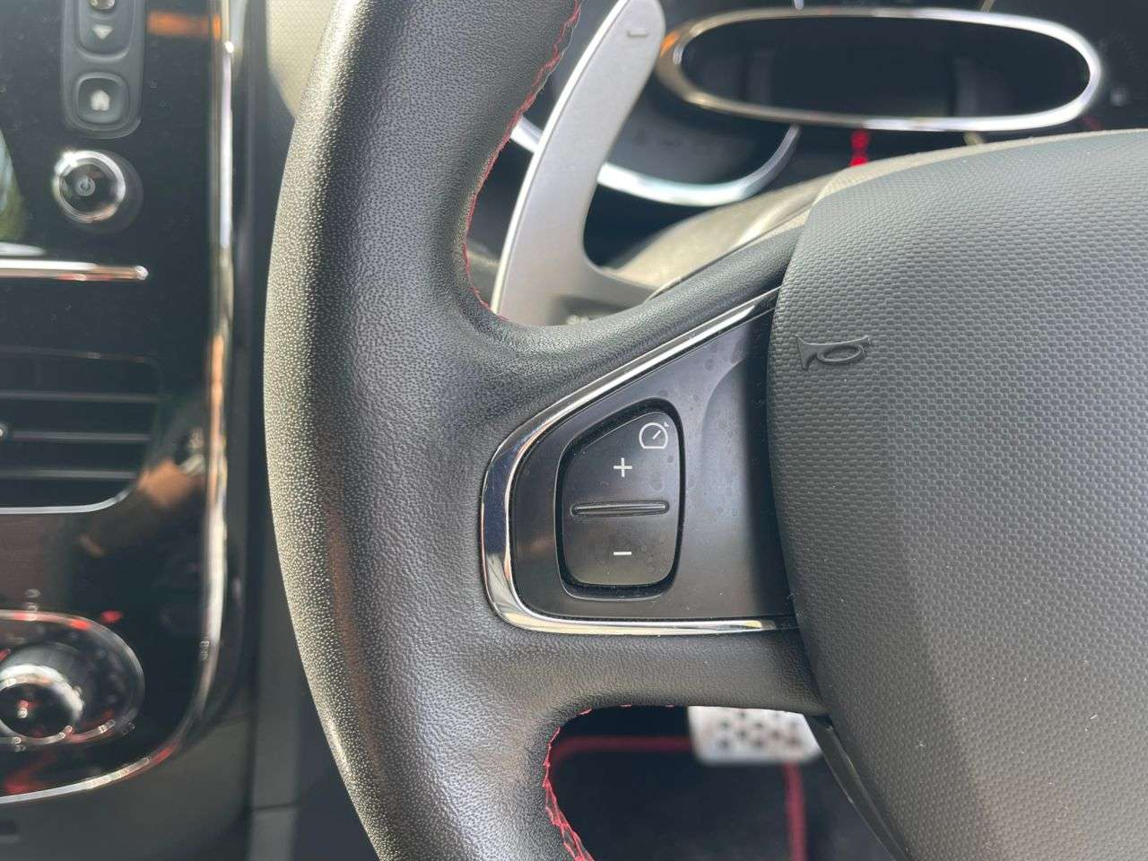 2013 RENAULT CLIO 2013 RENAULT CLIO