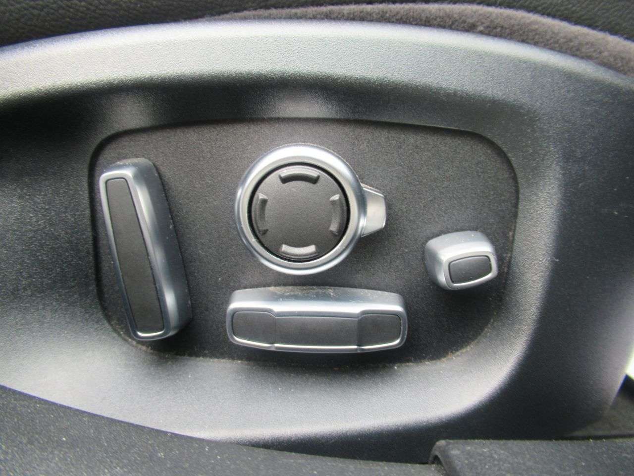 2017 JAGUAR XE 2017 JAGUAR XE