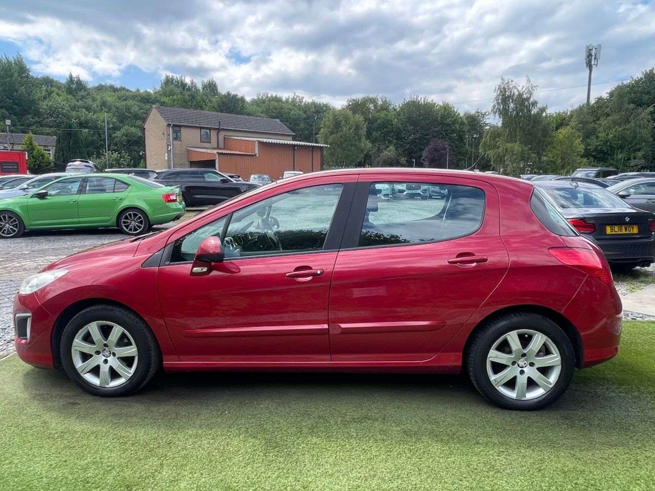 2013 PEUGEOT 308 2013 PEUGEOT 308