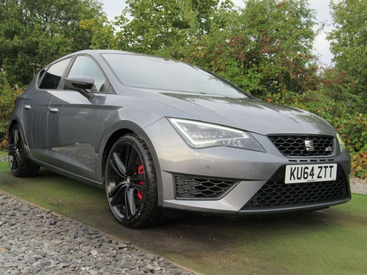 A 2015 SEAT LEON 2.0 TSI Cupra 280 Hatchback 5dr Petrol Manual Euro 6 (s/s) (280 ps) FRONT A A 2015 SEAT LEON 2.0 TSI Cupra 280 Hatchback 5dr Petrol Manual Euro 6 (s/s) (280 ps) FRONT A
