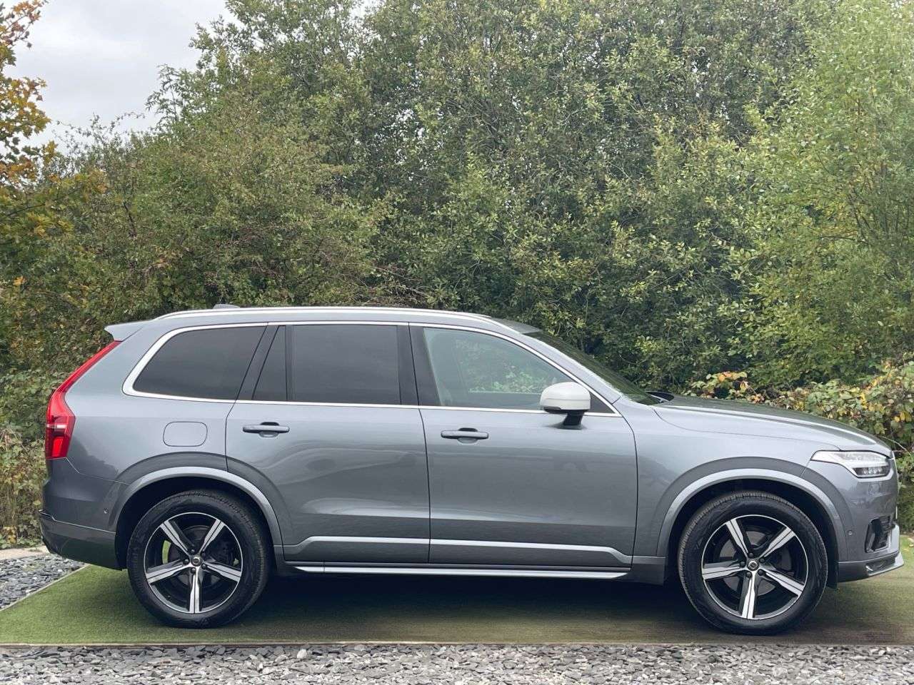 A 2016 VOLVO XC90 2.0 D5 PowerPulse R-Design SUV 5dr Diesel Auto 4WD Euro 6 (s/s) (235 ps) AM A 2016 VOLVO XC90 2.0 D5 PowerPulse R-Design SUV 5dr Diesel Auto 4WD Euro 6 (s/s) (235 ps) AM