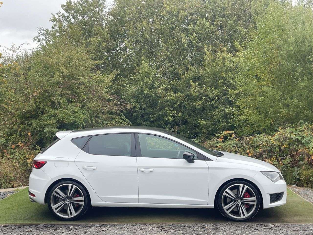 A 2015 SEAT LEON 2.0 TSI Cupra 280 Hatchback 5dr Petrol Manual Euro 6 (s/s) (280 ps) 6 MONTH A 2015 SEAT LEON 2.0 TSI Cupra 280 Hatchback 5dr Petrol Manual Euro 6 (s/s) (280 ps) 6 MONTH