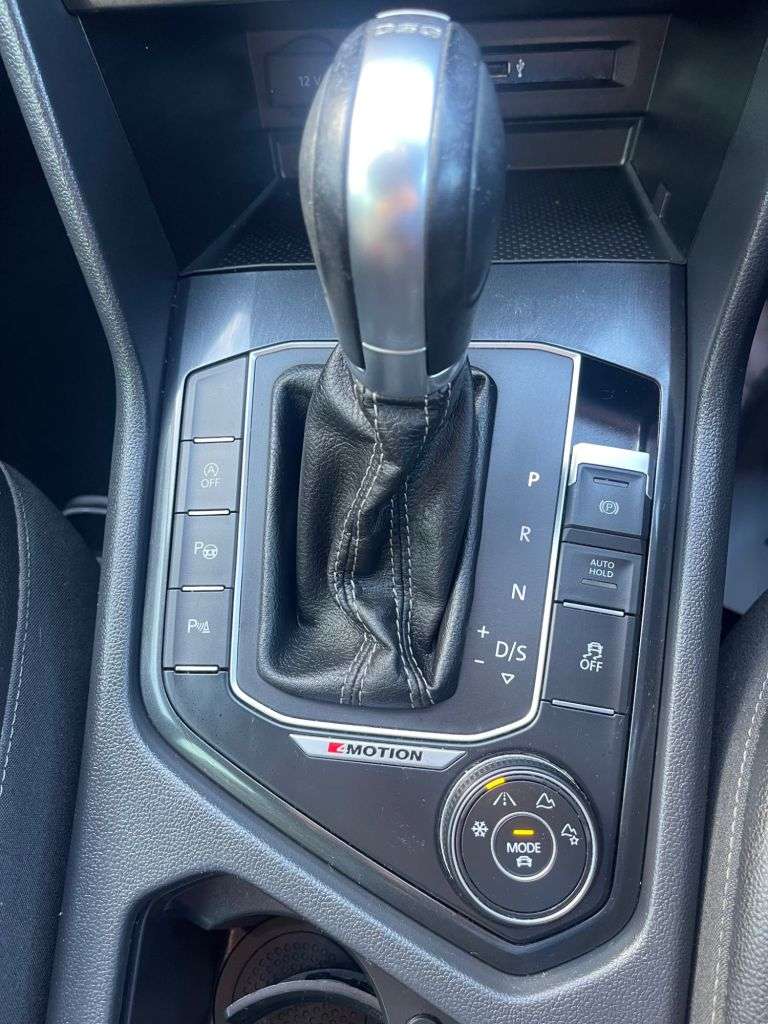 2017 VOLKSWAGEN TIGUAN 2017 VOLKSWAGEN TIGUAN