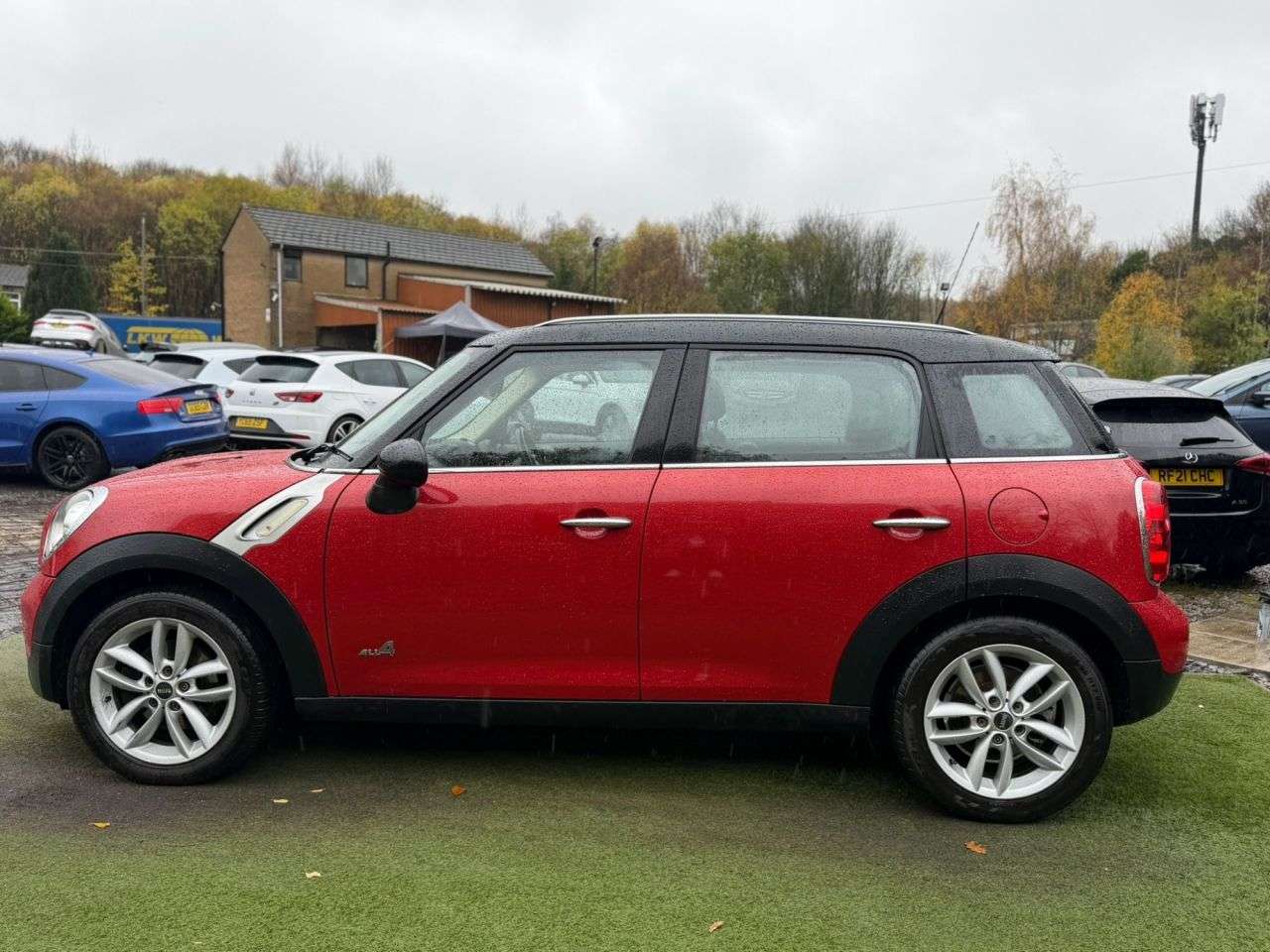 A 2013 MINI COUNTRYMAN 1.6 Cooper D SUV 5dr Diesel Manual ALL4 Euro 5 (s/s) (112 ps) A 2013 MINI COUNTRYMAN 1.6 Cooper D SUV 5dr Diesel Manual ALL4 Euro 5 (s/s) (112 ps)