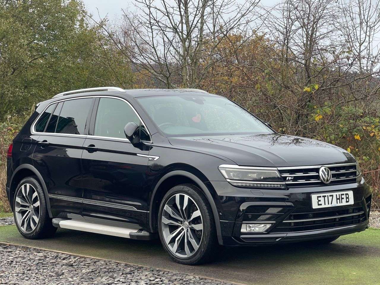 A 2017 VOLKSWAGEN TIGUAN 2.0 TDI BlueMotion Tech R-Line SUV 5dr Diesel DSG 4Motion Euro 6 (s/s) (190 A 2017 VOLKSWAGEN TIGUAN 2.0 TDI BlueMotion Tech R-Line SUV 5dr Diesel DSG 4Motion Euro 6 (s/s) (190