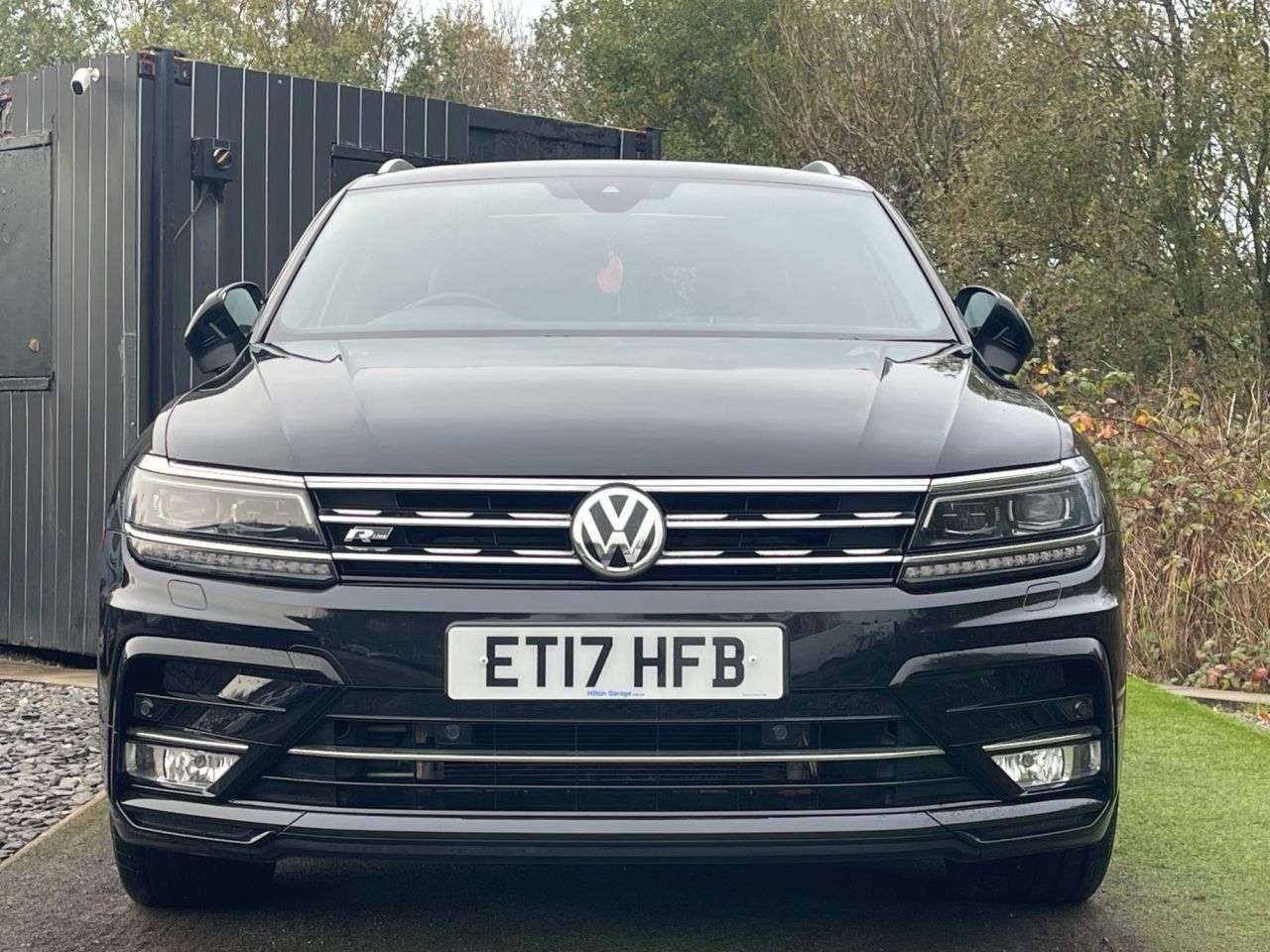 A 2017 VOLKSWAGEN TIGUAN 2.0 TDI BlueMotion Tech R-Line SUV 5dr Diesel DSG 4Motion Euro 6 (s/s) (190 A 2017 VOLKSWAGEN TIGUAN 2.0 TDI BlueMotion Tech R-Line SUV 5dr Diesel DSG 4Motion Euro 6 (s/s) (190