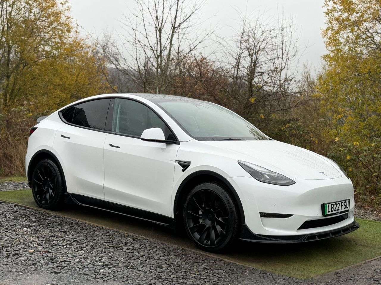 A 2022 TESLA MODEL Y (Dual Motor) Long Range SUV 5dr Electric Auto 4WDE (384 bhp) 6 MONTHS WARRA A 2022 TESLA MODEL Y (Dual Motor) Long Range SUV 5dr Electric Auto 4WDE (384 bhp) 6 MONTHS WARRA