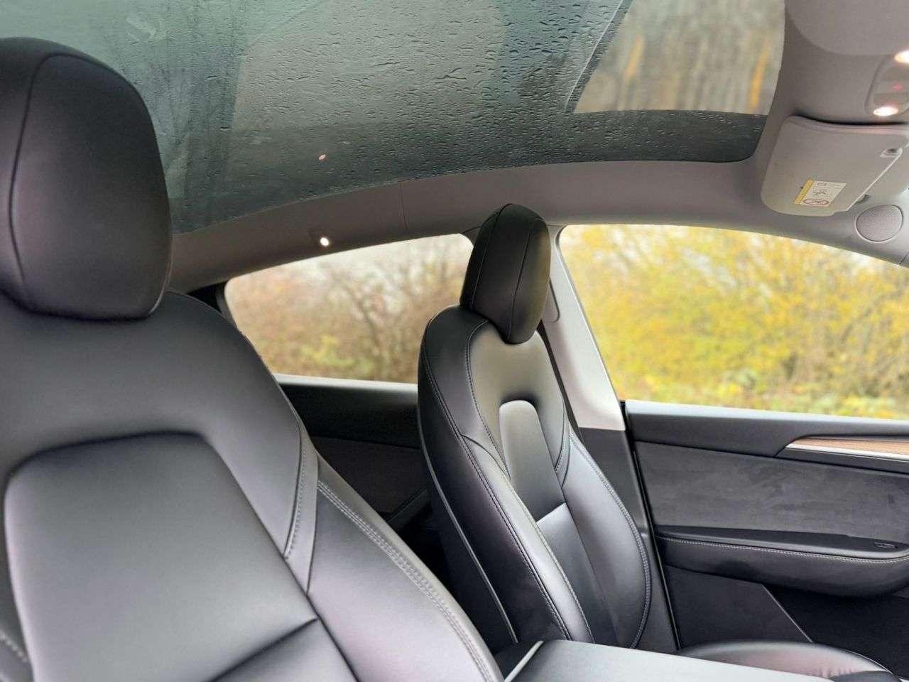 A 2022 TESLA MODEL Y (Dual Motor) Long Range SUV 5dr Electric Auto 4WDE (384 bhp) 6 MONTHS WARRA A 2022 TESLA MODEL Y (Dual Motor) Long Range SUV 5dr Electric Auto 4WDE (384 bhp) 6 MONTHS WARRA