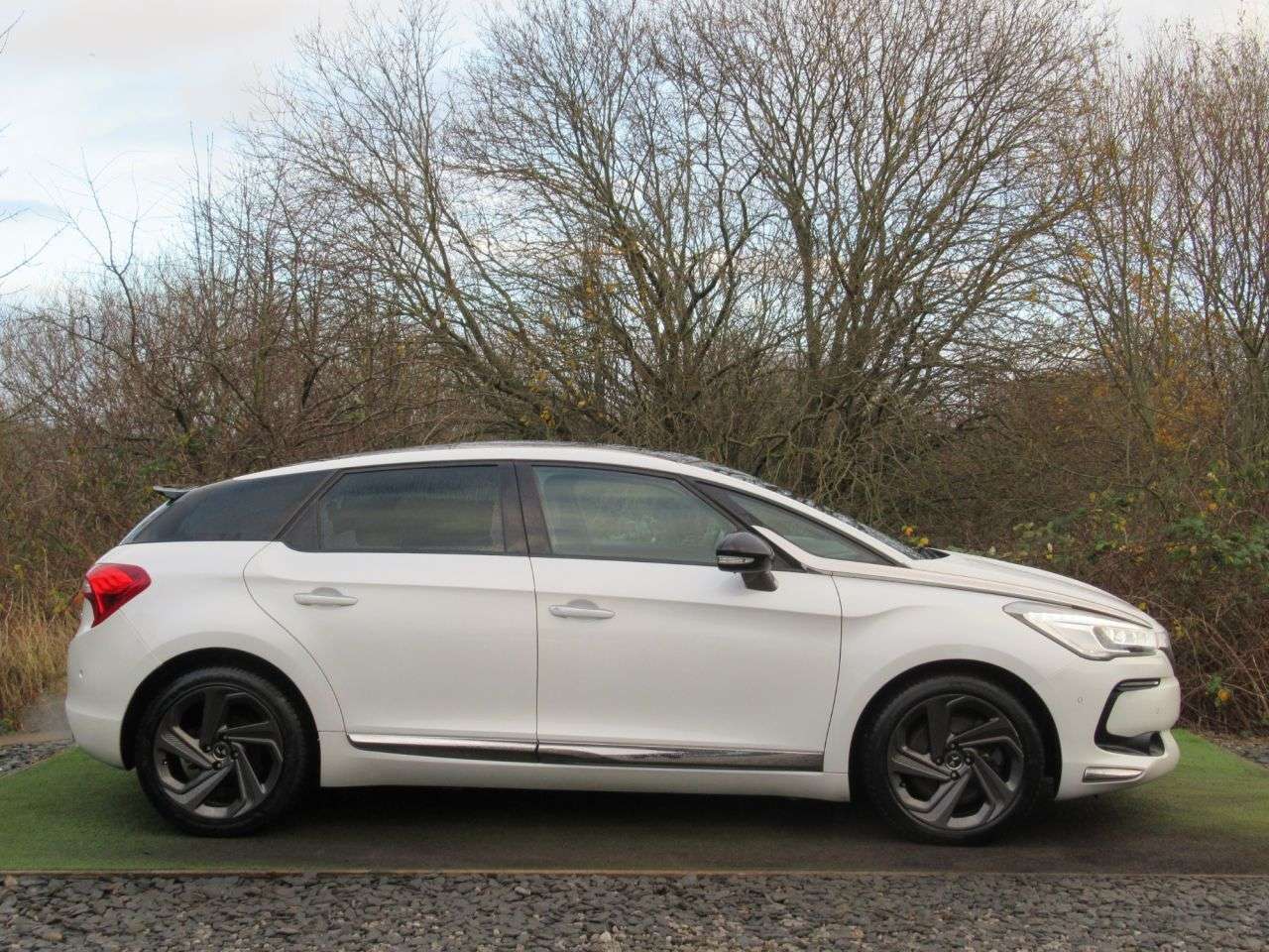 2017 DS AUTOMOBILES DS 5 2017 DS AUTOMOBILES DS 5