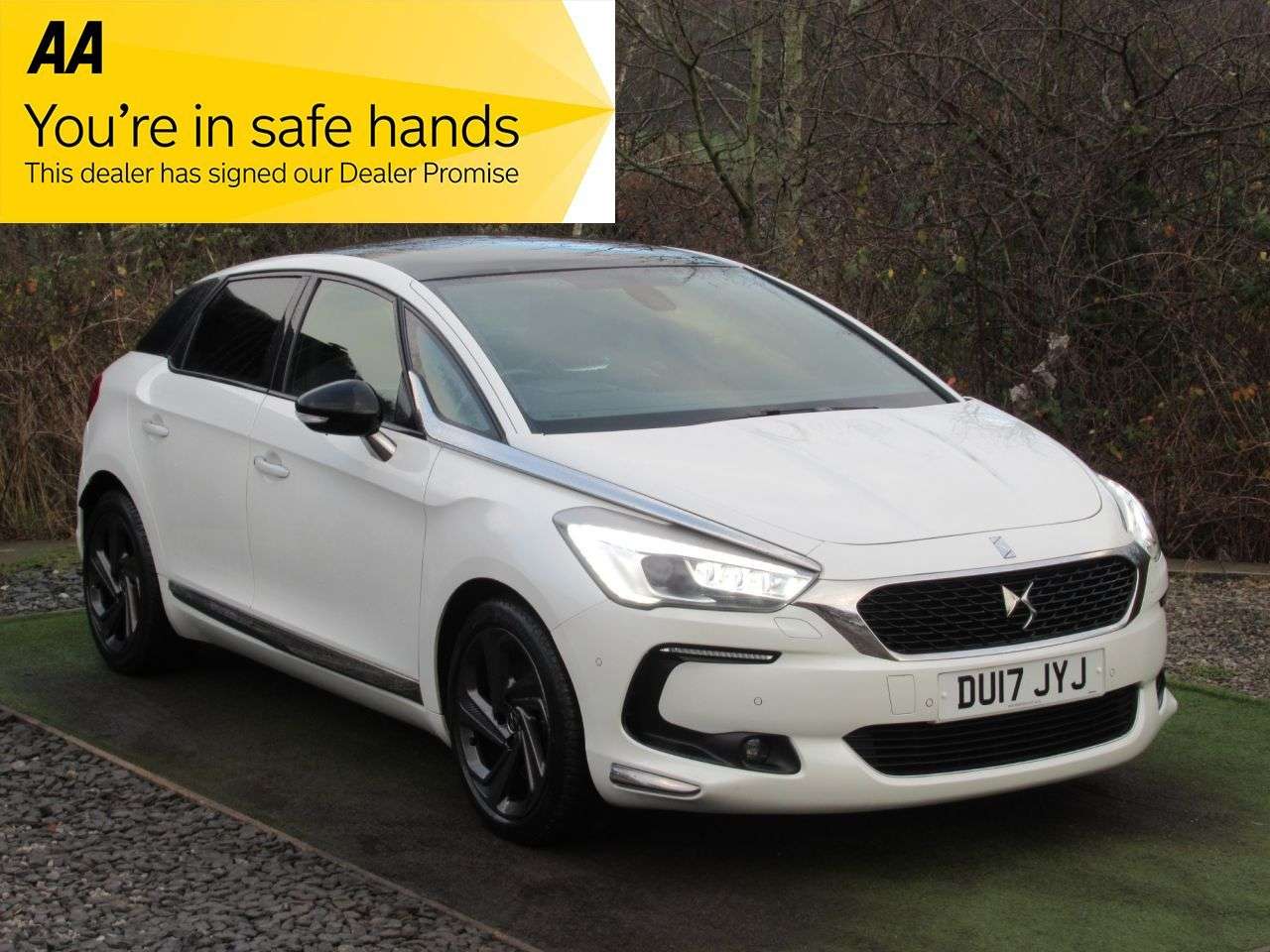 A 2017 DS AUTOMOBILES DS 5 2.0 BlueHDi Prestige Hatchback 5dr Diesel Manual Euro 6 (s/s) (150 ps) REAR A 2017 DS AUTOMOBILES DS 5 2.0 BlueHDi Prestige Hatchback 5dr Diesel Manual Euro 6 (s/s) (150 ps) REAR