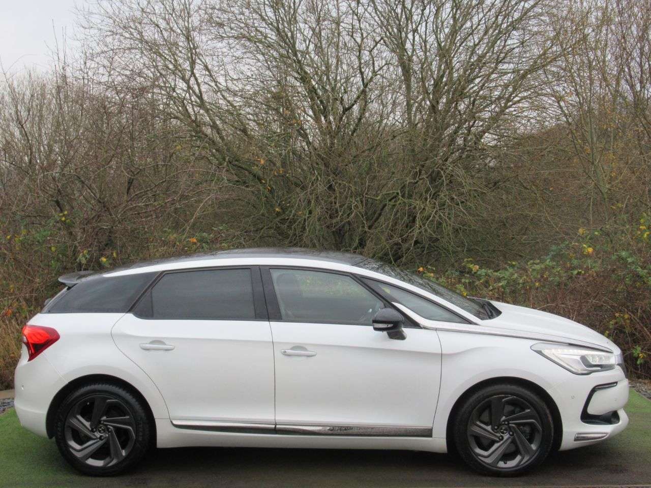 2017 DS AUTOMOBILES DS 5 2017 DS AUTOMOBILES DS 5