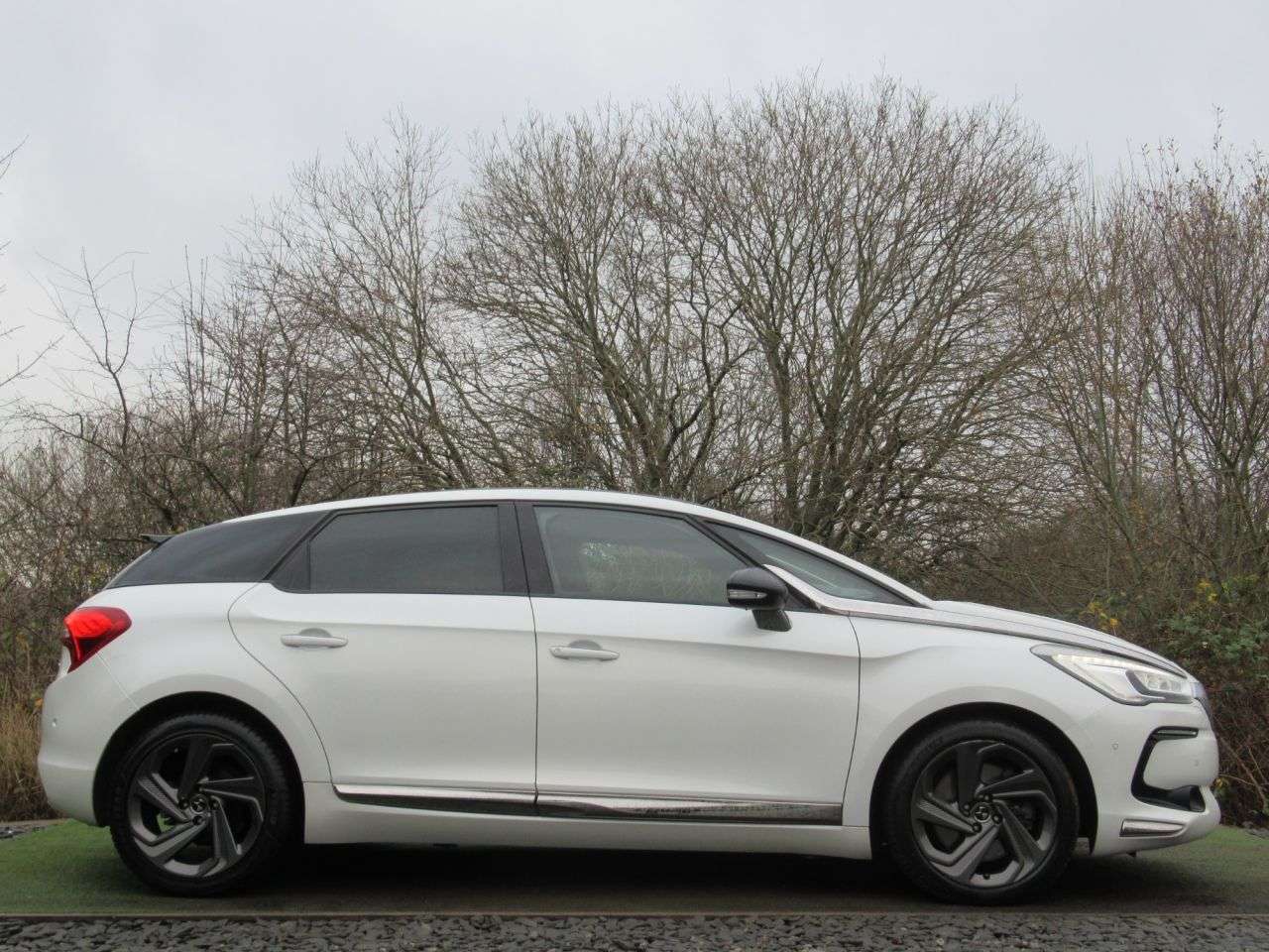 2017 DS AUTOMOBILES DS 5 2017 DS AUTOMOBILES DS 5