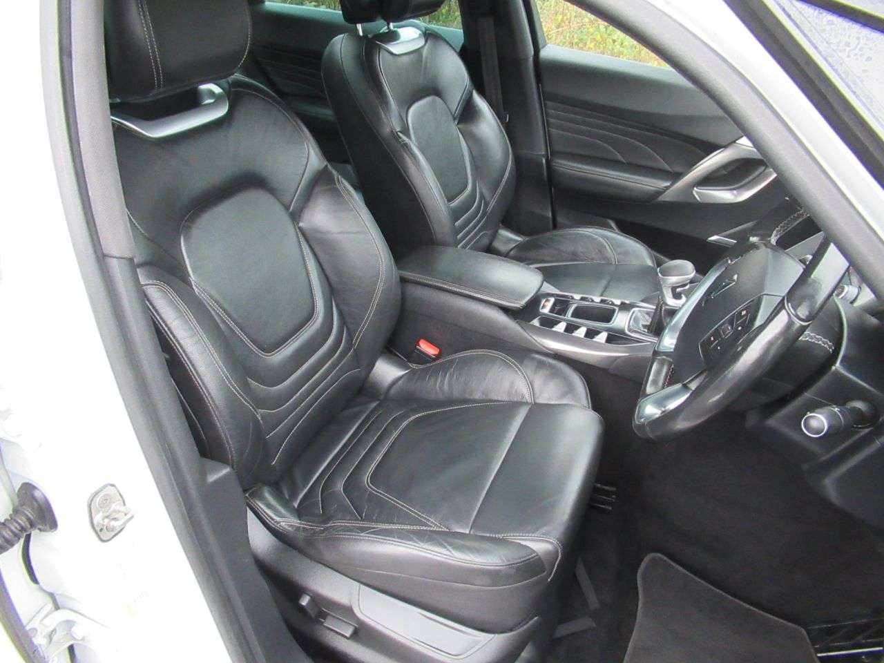 2017 DS AUTOMOBILES DS 5 2017 DS AUTOMOBILES DS 5