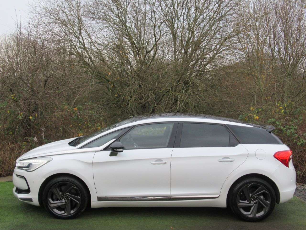 2017 DS AUTOMOBILES DS 5 2017 DS AUTOMOBILES DS 5