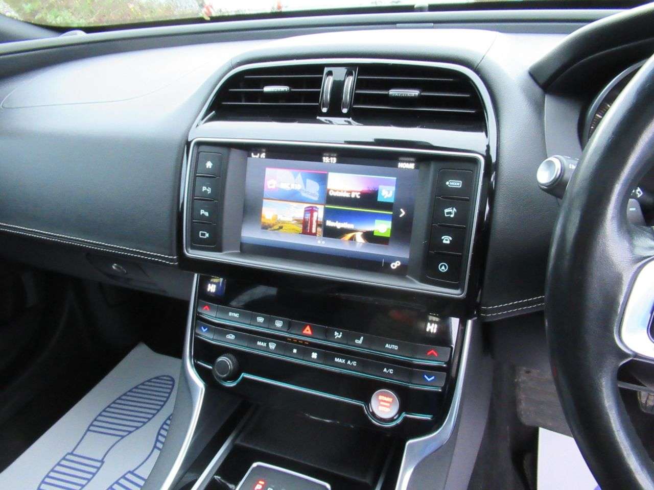 2017 JAGUAR XE 2017 JAGUAR XE