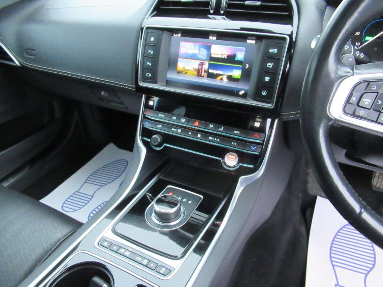 2017 JAGUAR XE 2017 JAGUAR XE