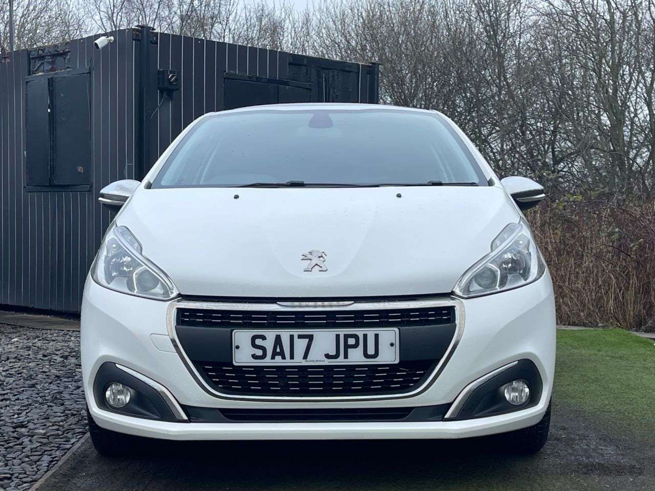 A 2017 PEUGEOT 208 1.2 PureTech Allure Hatchback 3dr Petrol Manual Euro 6 (82 ps) REVERSE SENS A 2017 PEUGEOT 208 1.2 PureTech Allure Hatchback 3dr Petrol Manual Euro 6 (82 ps) REVERSE SENS