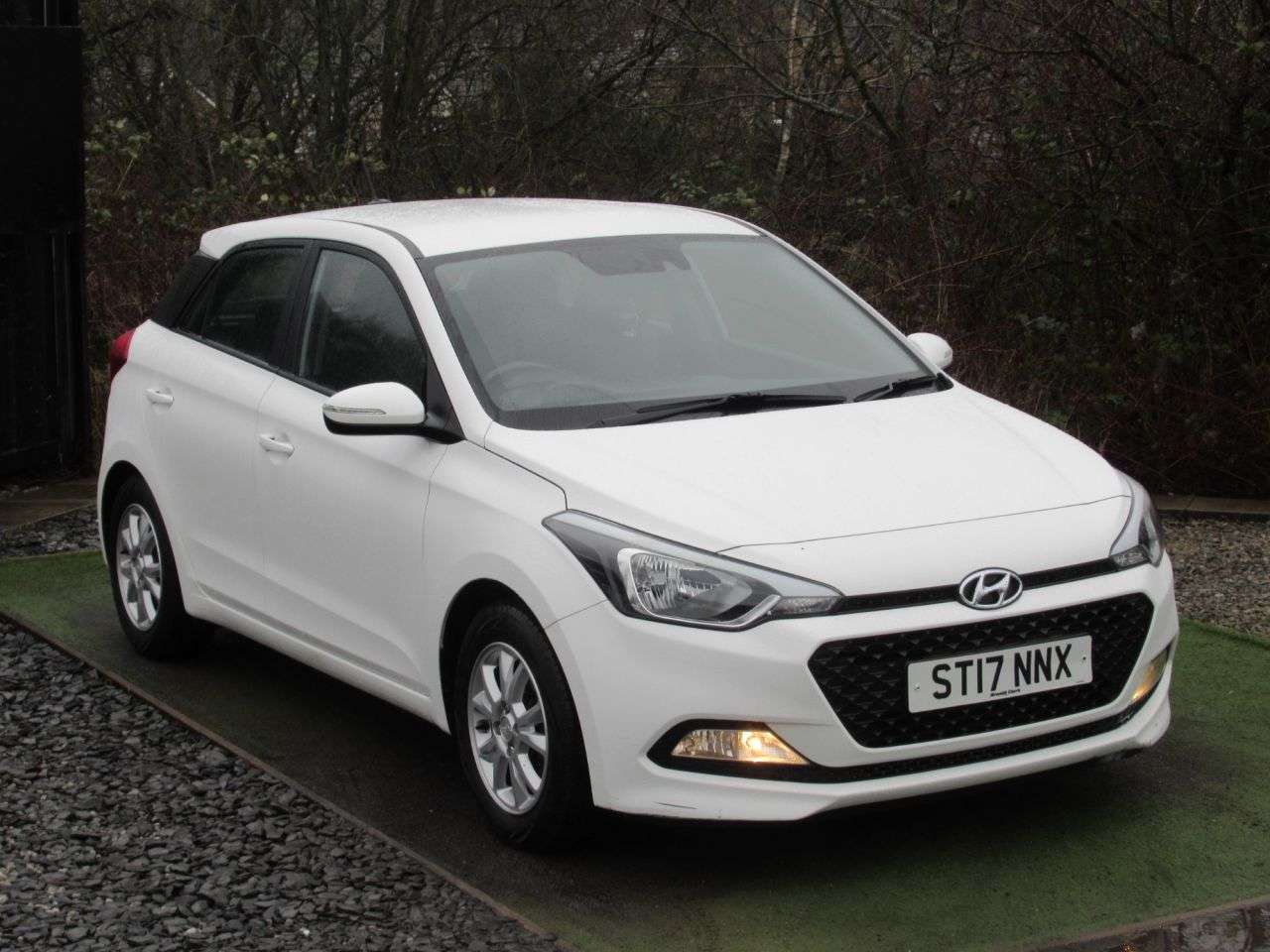 A 2017 HYUNDAI I20 1.2 SE Hatchback 5dr Petrol Manual Euro 6 (84 ps) LOW MAINTENANCE - SUPER E A 2017 HYUNDAI I20 1.2 SE Hatchback 5dr Petrol Manual Euro 6 (84 ps) LOW MAINTENANCE - SUPER E