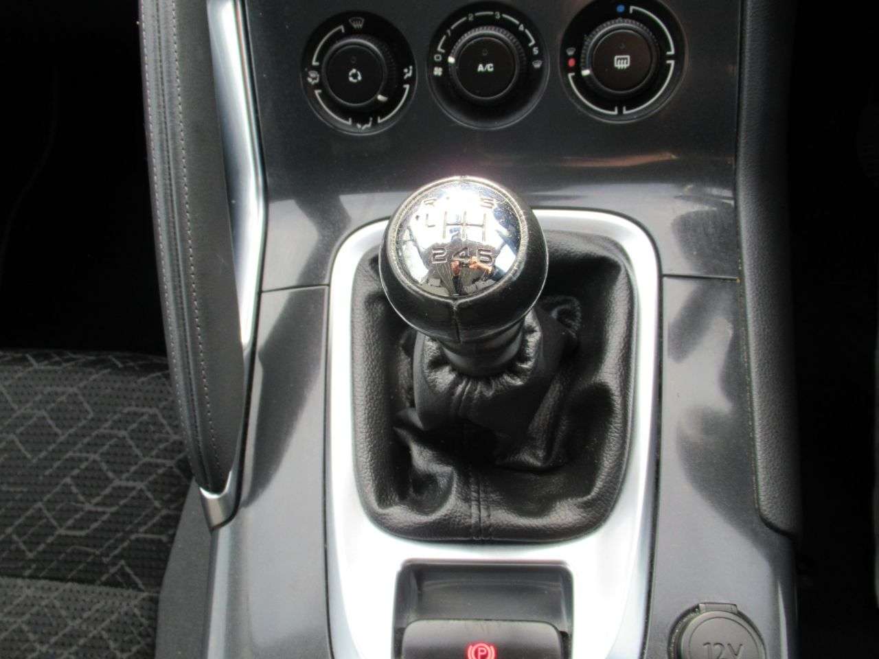 2014 PEUGEOT 3008 2014 PEUGEOT 3008