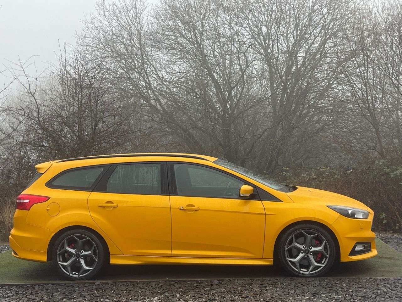 A 2017 FORD FOCUS 2.0 TDCi ST-3 Estate 5dr Diesel Manual Euro 6 (s/s) (185 ps) VERSATILE DIES A 2017 FORD FOCUS 2.0 TDCi ST-3 Estate 5dr Diesel Manual Euro 6 (s/s) (185 ps) VERSATILE DIES