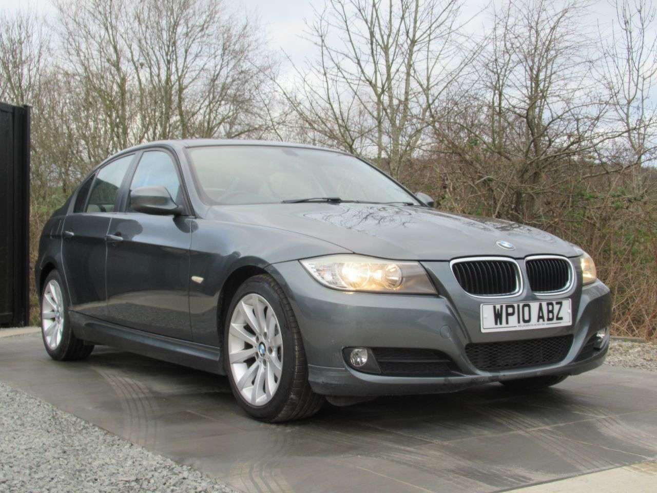 A 2010 BMW 3 SERIES 2.0 318d SE Business Edition Saloon 4dr Diesel Manual Euro 5 (143 ps) REAR A 2010 BMW 3 SERIES 2.0 318d SE Business Edition Saloon 4dr Diesel Manual Euro 5 (143 ps) REAR