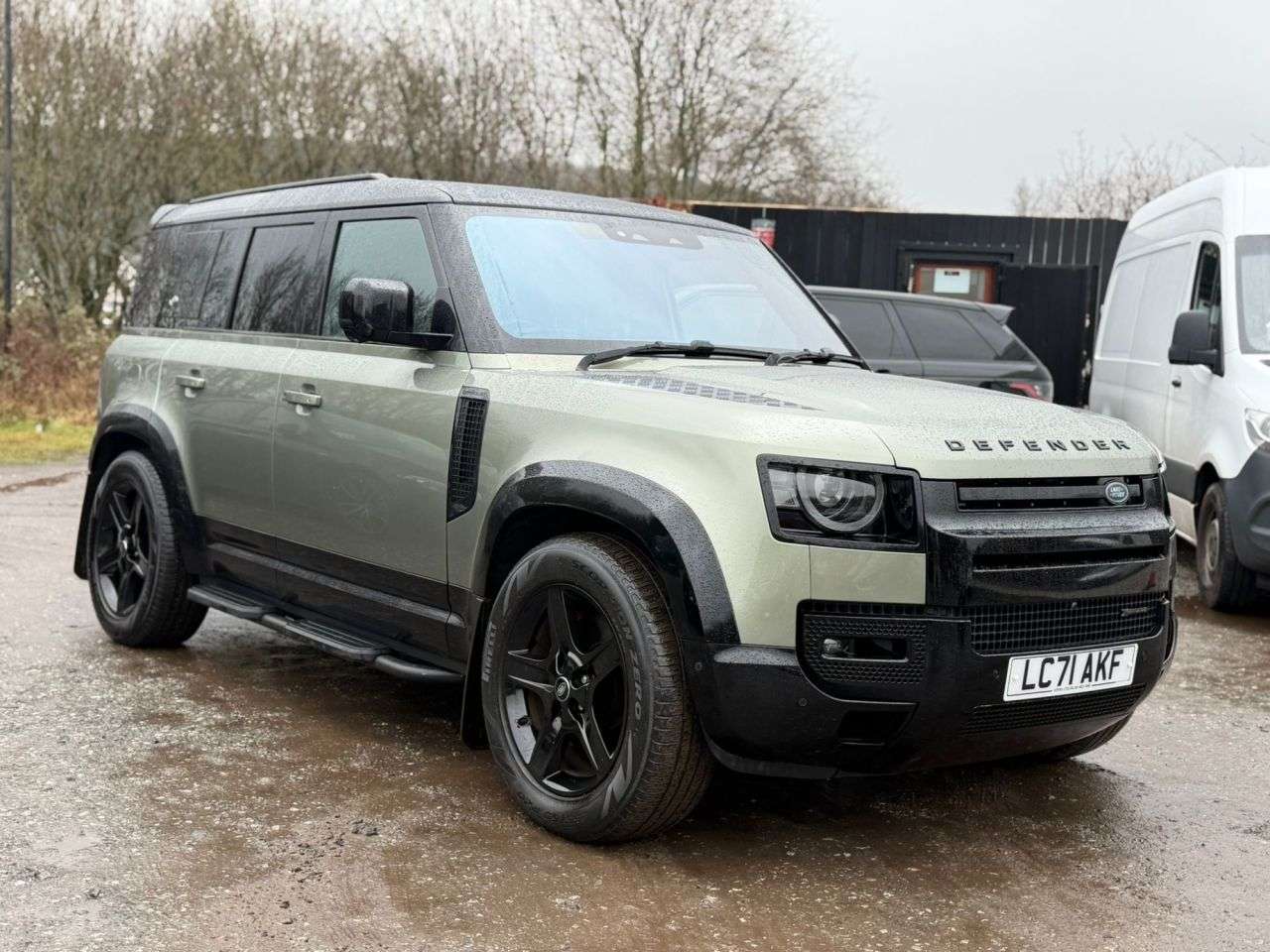 A 2021 LAND ROVER DEFENDER 2.0 P400e 15.4kWh X-Dynamic SE SUV 5dr Petrol Plug-in Hybrid Auto 4WD Euro A 2021 LAND ROVER DEFENDER 2.0 P400e 15.4kWh X-Dynamic SE SUV 5dr Petrol Plug-in Hybrid Auto 4WD Euro