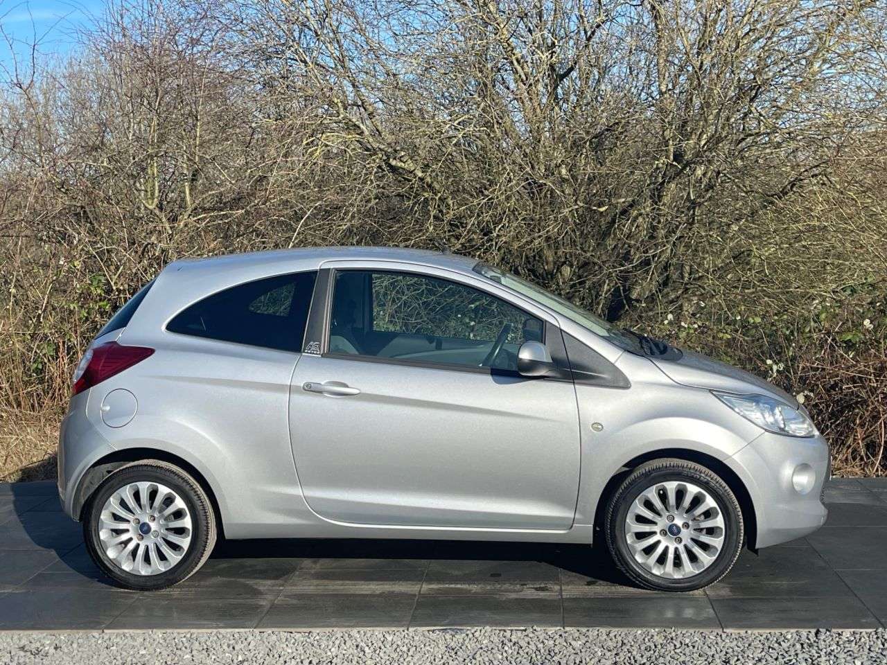 A 2015 FORD KA 1.2 Zetec Hatchback 3dr Petrol Manual Euro 5 (s/s) (69 ps) LOW MILEAGE A 2015 FORD KA 1.2 Zetec Hatchback 3dr Petrol Manual Euro 5 (s/s) (69 ps) LOW MILEAGE
