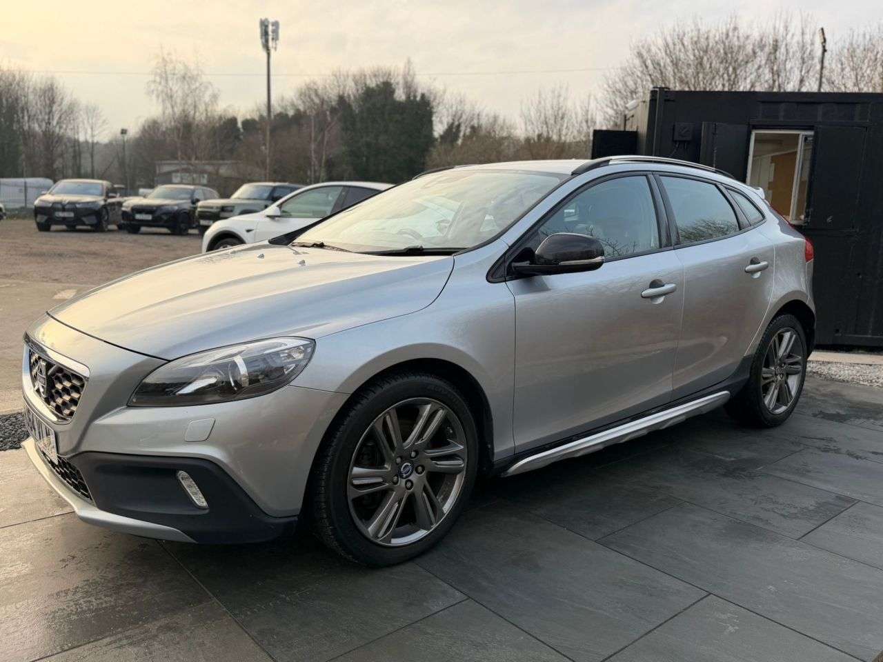 A 2014 VOLVO V40 CROSS COUNTRY 2.0 D3 Lux Nav Hatchback 5dr Diesel Manual Euro 5 (s/s) (150 ps) VOLVO RELI A 2014 VOLVO V40 CROSS COUNTRY 2.0 D3 Lux Nav Hatchback 5dr Diesel Manual Euro 5 (s/s) (150 ps) VOLVO RELI