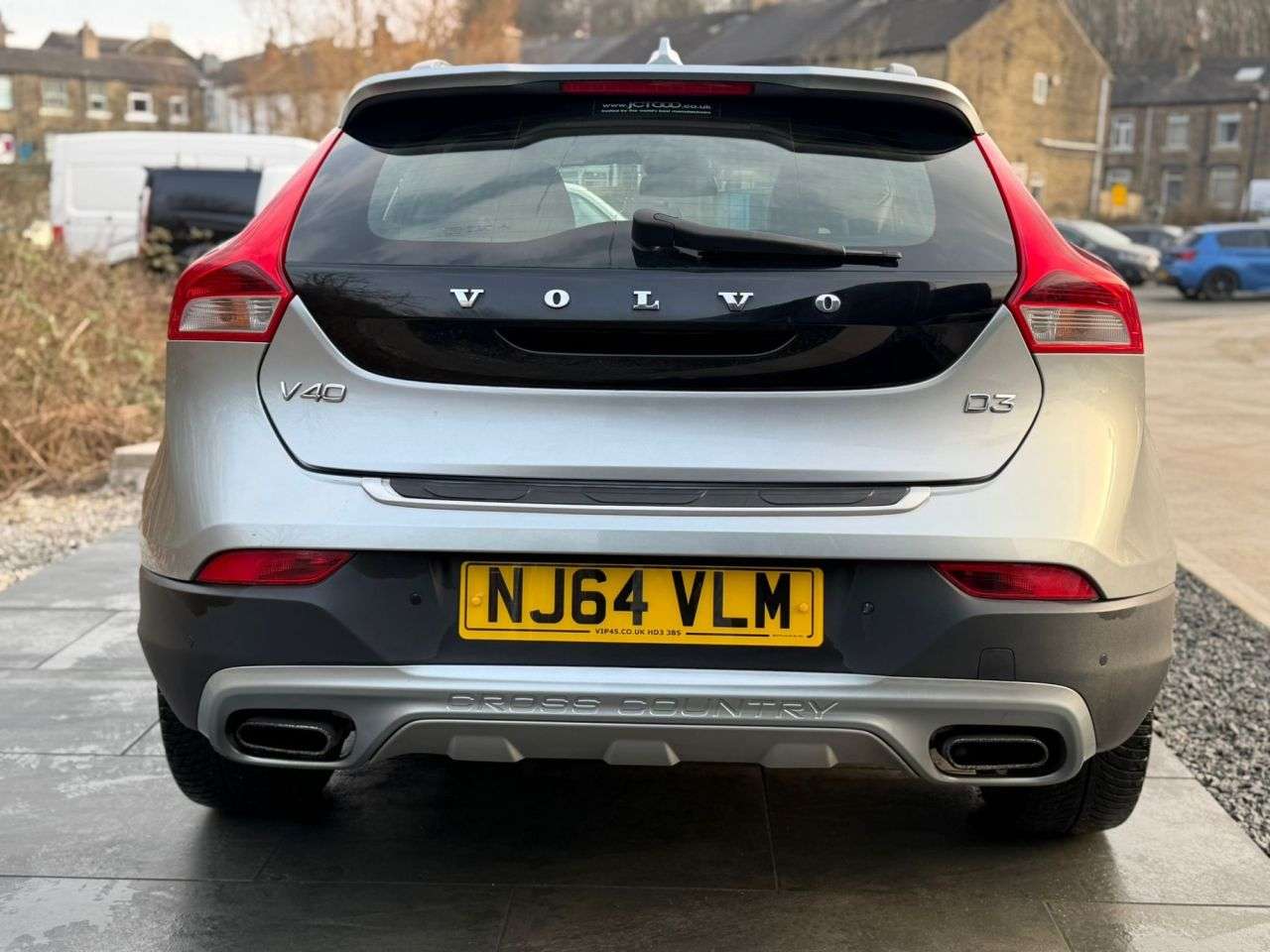 A 2014 VOLVO V40 CROSS COUNTRY 2.0 D3 Lux Nav Hatchback 5dr Diesel Manual Euro 5 (s/s) (150 ps) VOLVO RELI A 2014 VOLVO V40 CROSS COUNTRY 2.0 D3 Lux Nav Hatchback 5dr Diesel Manual Euro 5 (s/s) (150 ps) VOLVO RELI