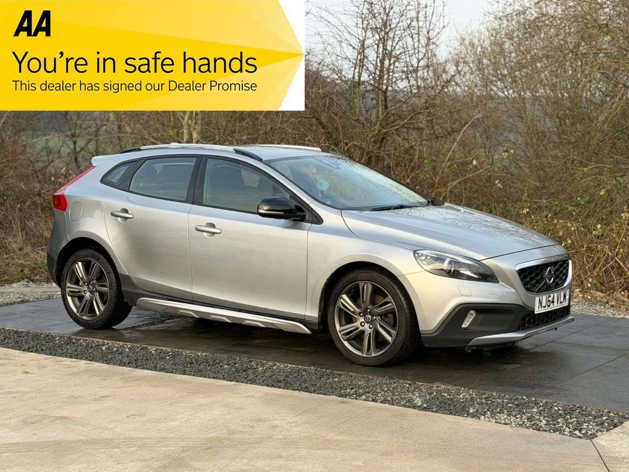 A 2014 VOLVO V40 CROSS COUNTRY 2.0 D3 Lux Nav Hatchback 5dr Diesel Manual Euro 5 (s/s) (150 ps) VOLVO RELI A 2014 VOLVO V40 CROSS COUNTRY 2.0 D3 Lux Nav Hatchback 5dr Diesel Manual Euro 5 (s/s) (150 ps) VOLVO RELI