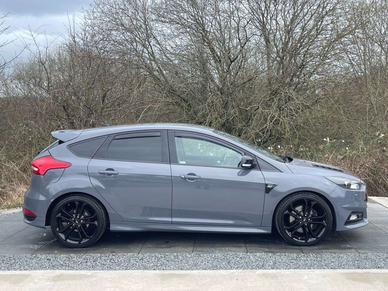 A 2017 FORD FOCUS 2.0T EcoBoost ST-3 Hatchback 5dr Petrol Manual Euro 6 (s/s) (250 ps) BLIND A 2017 FORD FOCUS 2.0T EcoBoost ST-3 Hatchback 5dr Petrol Manual Euro 6 (s/s) (250 ps) BLIND