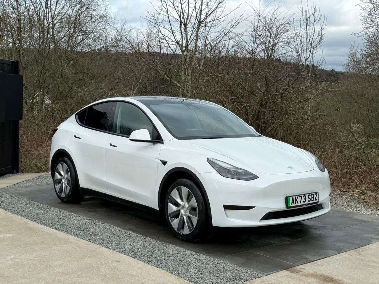 A 2023 TESLA MODEL Y SUV 5dr Electric Auto RWD (346 ps) REAR CAMERA HEATED SEATS A 2023 TESLA MODEL Y SUV 5dr Electric Auto RWD (346 ps) REAR CAMERA HEATED SEATS