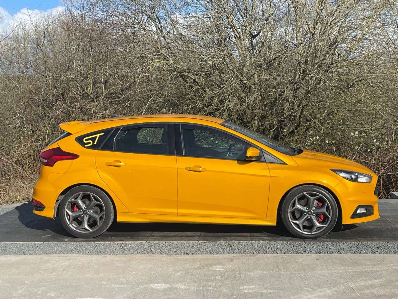 A 2018 FORD FOCUS 2.0 TDCi ST-3 Hatchback 5dr Diesel Manual Euro 6 (s/s) (185 ps) HEATED SEAT A 2018 FORD FOCUS 2.0 TDCi ST-3 Hatchback 5dr Diesel Manual Euro 6 (s/s) (185 ps) HEATED SEAT