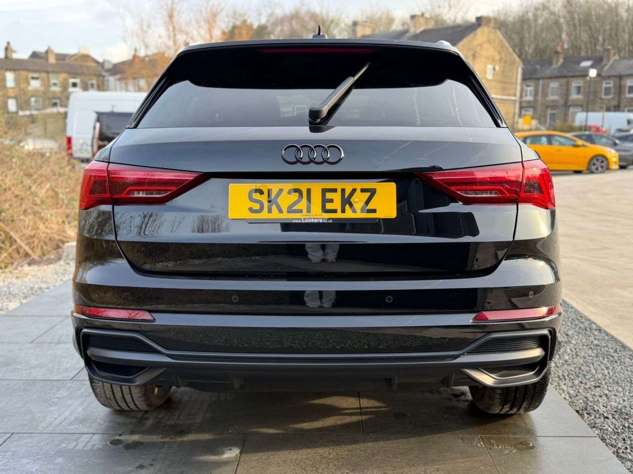 A 2021 AUDI Q3 2.0 TDI 40 S line SUV 5dr Diesel S Tronic quattro Euro 6 (s/s) (200 ps) FRO A 2021 AUDI Q3 2.0 TDI 40 S line SUV 5dr Diesel S Tronic quattro Euro 6 (s/s) (200 ps) FRO