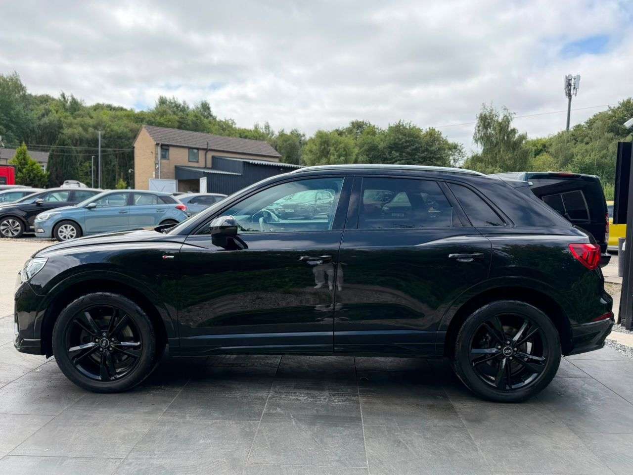 A 2021 AUDI Q3 2.0 TDI 40 S line SUV 5dr Diesel S Tronic quattro Euro 6 (s/s) (200 ps) FRO A 2021 AUDI Q3 2.0 TDI 40 S line SUV 5dr Diesel S Tronic quattro Euro 6 (s/s) (200 ps) FRO